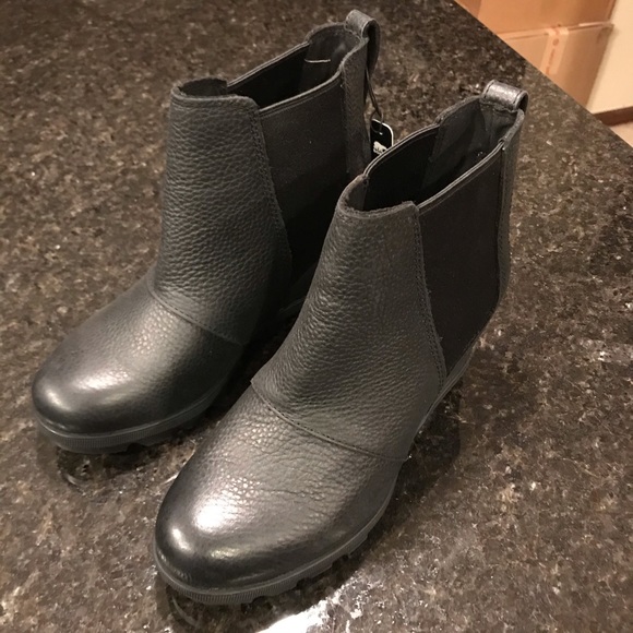New Sorel Joan of Arctic Wedge II Chelsea Boot, Black Pebbled Leather Bootie, 7 - Picture 4 of 7